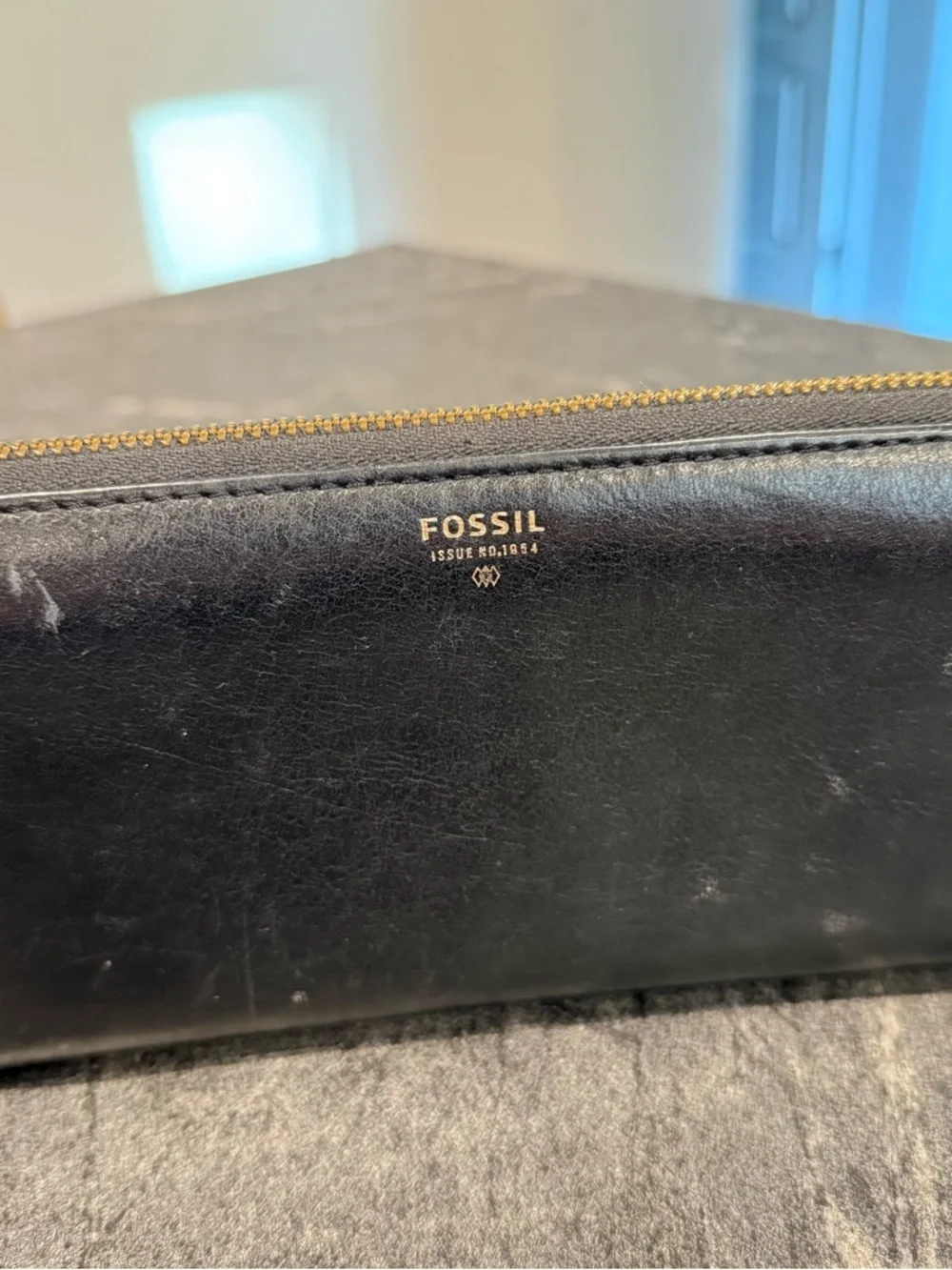 Fossil Zip Around black leather wallet vintage